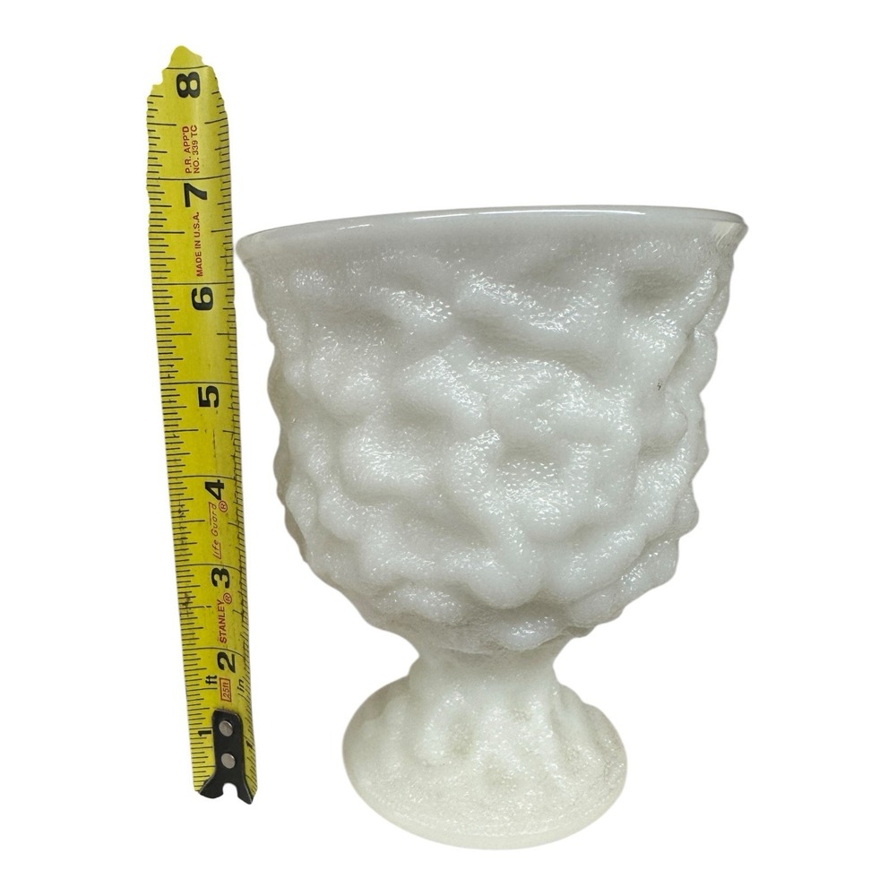 E.O. Brody Co. Cleveland O. USA 0003W‎ Vintage OPALINE Milk Glass 7" Vase - Picture 5 of 7